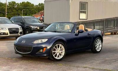 2010 Mazda MX-5 Sport