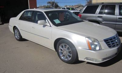 2010 Cadillac DTS Luxury
