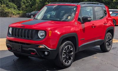 2023 Jeep Renegade Trailhawk