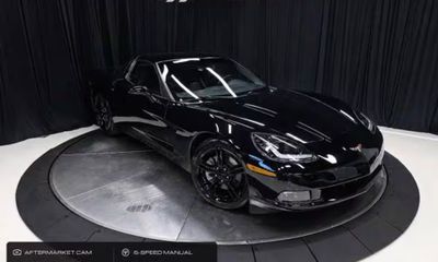 2011 Chevrolet Corvette Standard 1LT