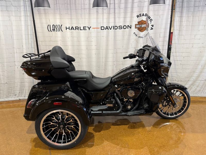 Representative 2026 Harley-Davidson Street Glide 3 Limited photo