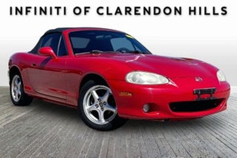 2000 Mazda MX-5 — a typically priced live listing