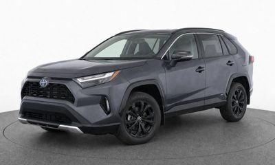 2023 Toyota RAV4 SE