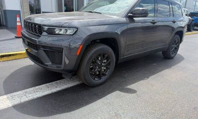 2026 Jeep Grand Cherokee L Base Laredo