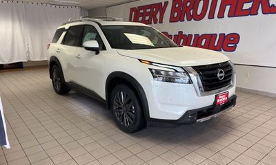2024 Nissan Pathfinder SL