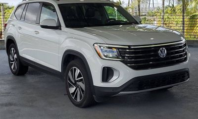 2025 Volkswagen Atlas SE