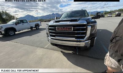 2025 GMC Sierra HD SLE
