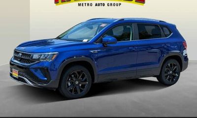 2023 Volkswagen Taos SE W Sunroof