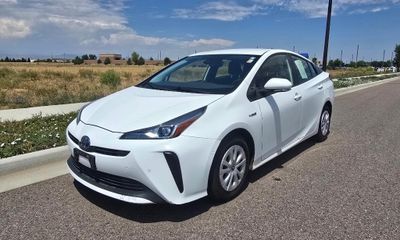 2021 Toyota Prius LE