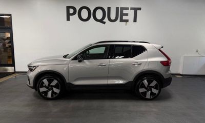 2023 Volvo XC40 Ultimate Dark