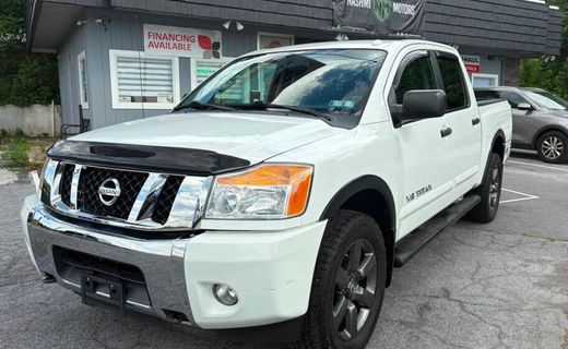 2015 Nissan Titan SV