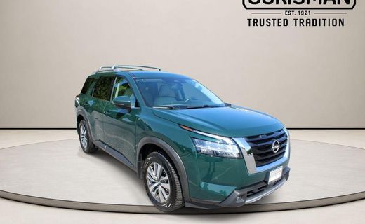 2022 Nissan Pathfinder SL