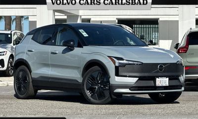 2026 Volvo EX30 CC Ultra
