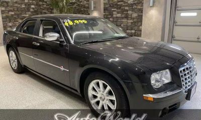 2006 Chrysler 300C Base