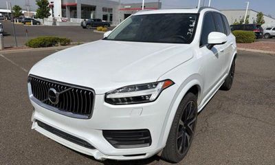 2021 Volvo XC90 Momentum