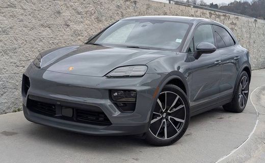 2026 Porsche Macan 4