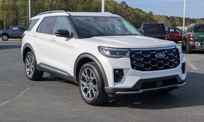 2025 Ford Explorer Platinum