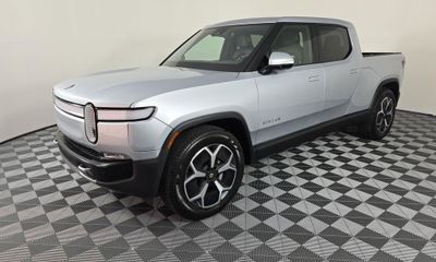 2024 Rivian R1T Adventure