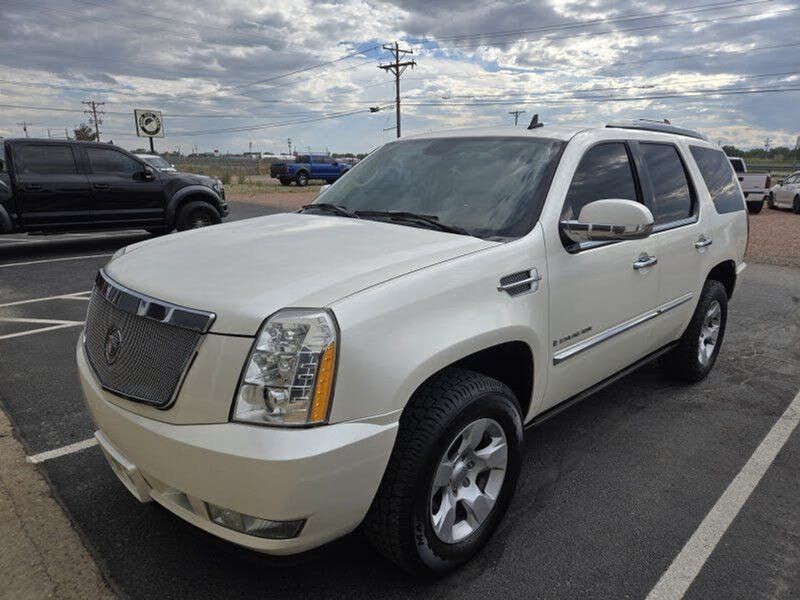 2007 Cadillac Escalade — a typically priced live listing