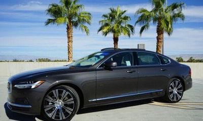 2023 Volvo S90 Plus Bright With