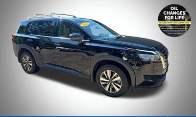 2022 Nissan Pathfinder SL