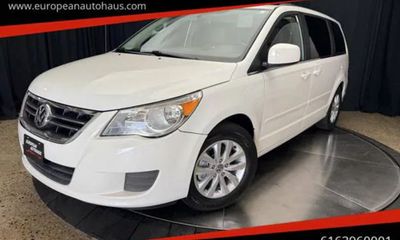 2012 Volkswagen Routan SE