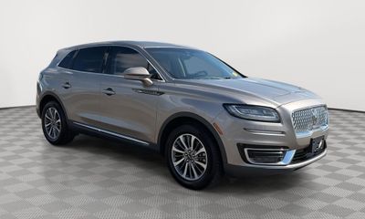 2019 Lincoln Nautilus Select