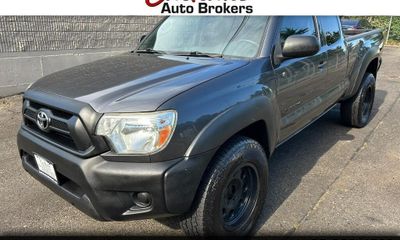 2013 Toyota Tacoma Delux