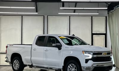 2023 Chevrolet Silverado LT