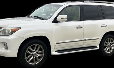 2014 Lexus LX 570