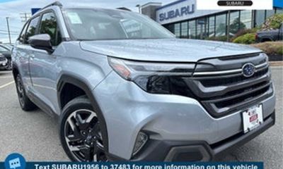 2023 Subaru Forester Premium ES Smart