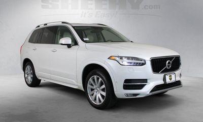2017 Volvo XC90 Momentum