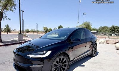 2022 Tesla Model X Plaid