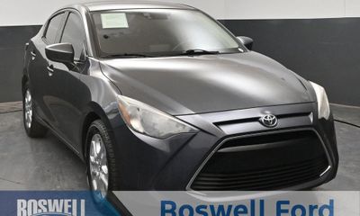 2017 Toyota Yaris IA Base