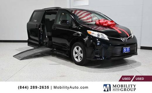 2018 Toyota Sienna LE
