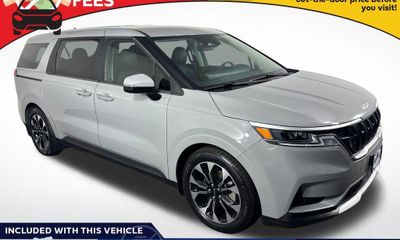 2024 Kia Carnival EX