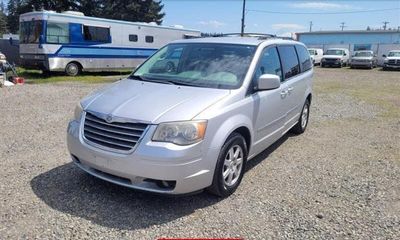 2010 Chrysler Town AND Country RT