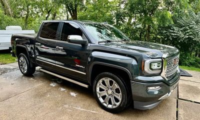 2017 GMC Sierra Denali