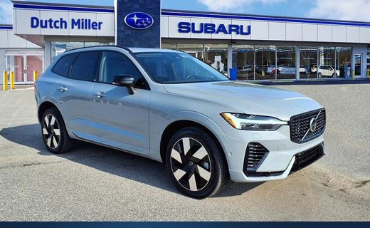 2025 Volvo XC60 Plus Dark