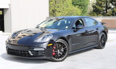 2019 Porsche Panamera GTS