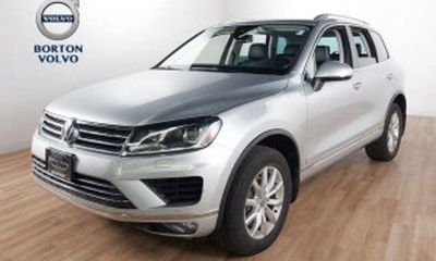 2016 Volkswagen Touareg Sport FSI Only