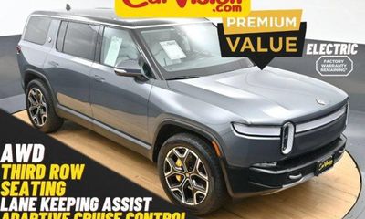 2023 Rivian R1S Adventure