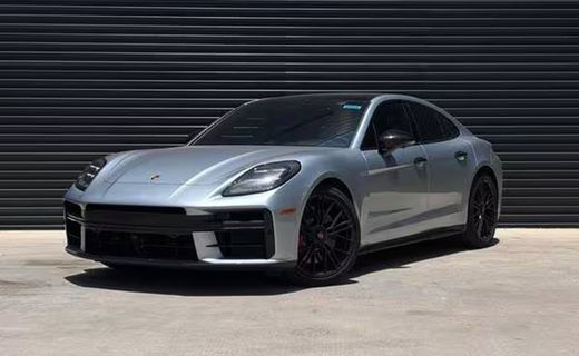 2026 Porsche Panamera GTS