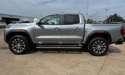 2024 GMC Canyon Denali