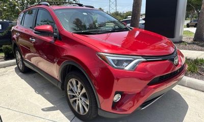 2017 Toyota RAV4 LTD SE Platinum