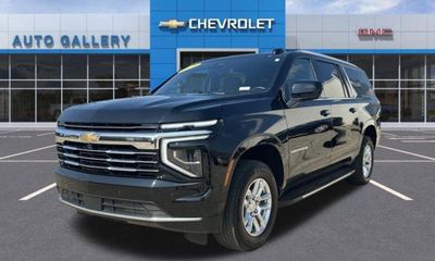 2025 Chevrolet Suburban LT