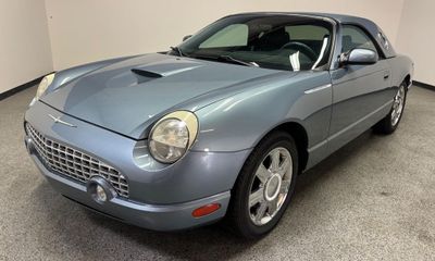 2005 Ford Thunderbird Deluxe