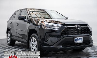 2025 Toyota RAV4 LE