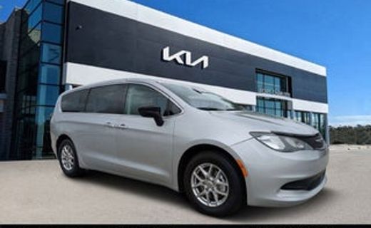 2023 Chrysler Voyager LX