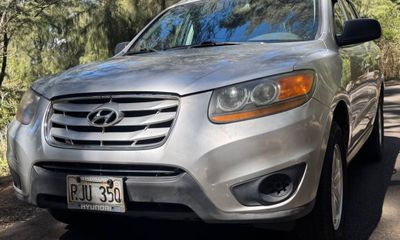 2011 Hyundai Santa FE GL Middle LOW
